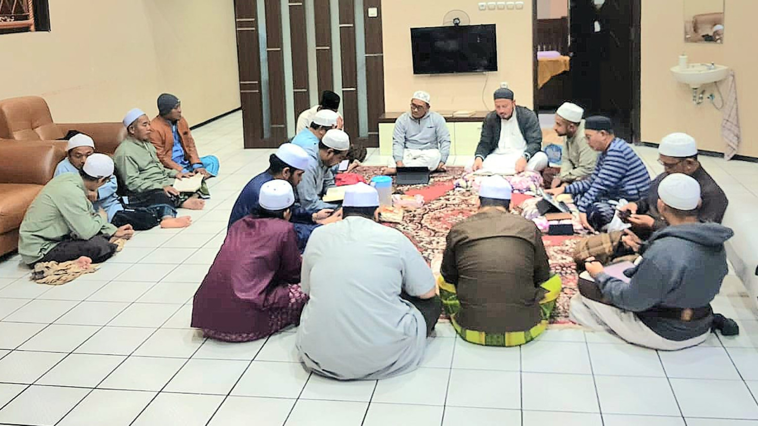 Membahas 4 Kitab Sekaligus, Ijtima Madani Pasuruan Semakin Khidmat Diikuti
